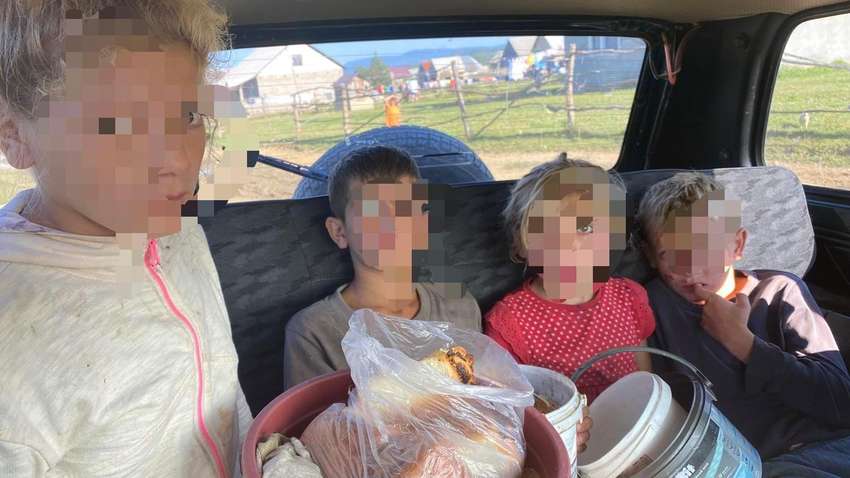 Спасатели нашли детей, пропавших накануне в лесу на Закарпатье Спасатели нашли детей, пропавших накануне в лесу на Закарпатье