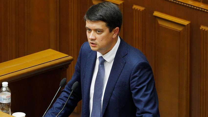 "Пленки Ермака": Разумков раскритиковал коллективный визит СБУ к нардепу Гео Леросу