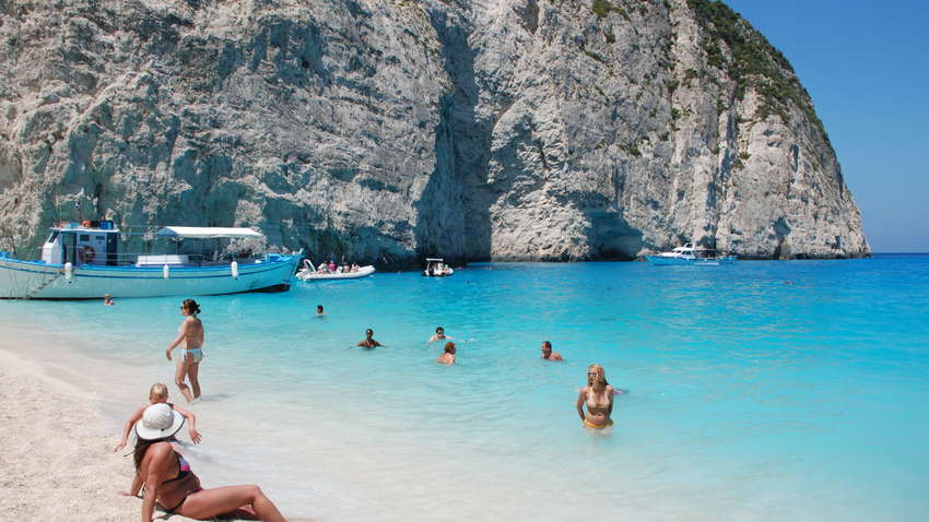 Греція відкриває понад півтисячі пляжів