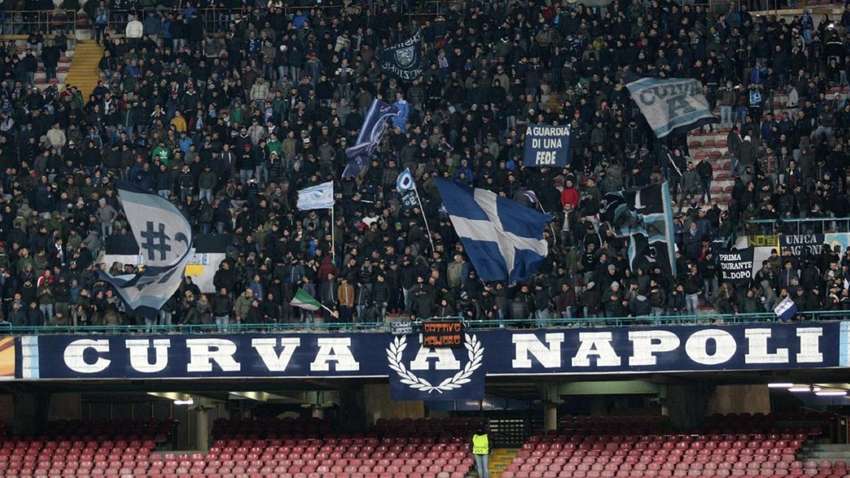 Фанати «Наполі» — команді: «Лайно, пішли геть»