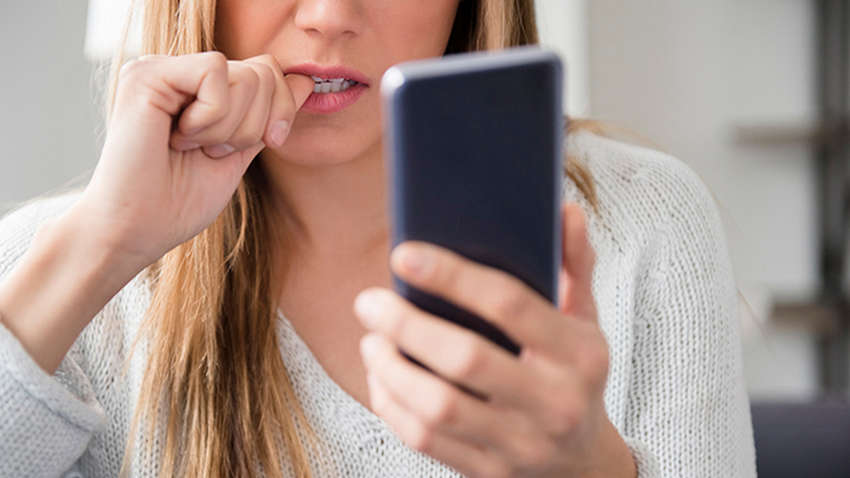 Що робити, якщо партнер почав вас ігнорувати