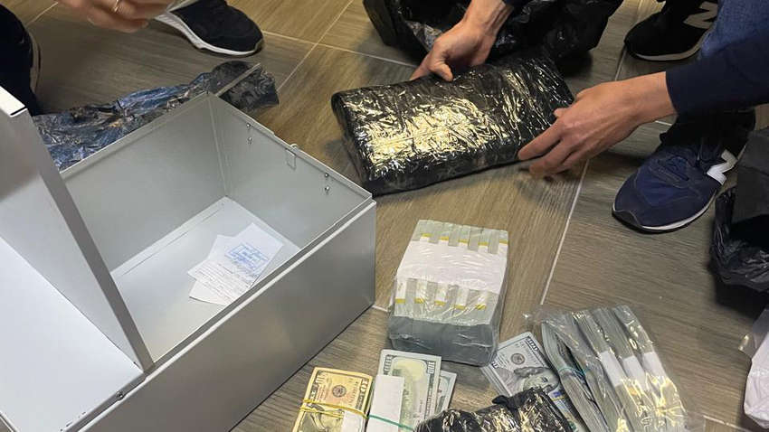 Арест депутата Хмельницкого горсовета: найдены незадекларированные 1,5 миллиона долларов