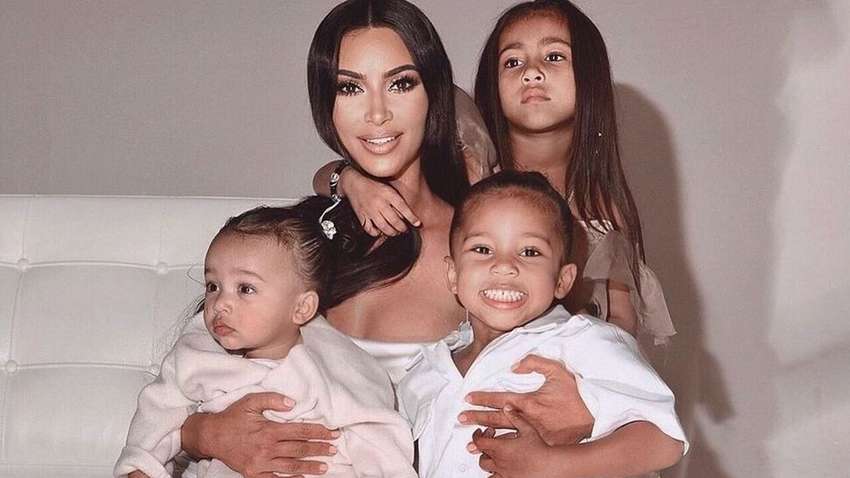 Кім Кардашьян поскаржилася на ізоляцію з чотирма дітьми