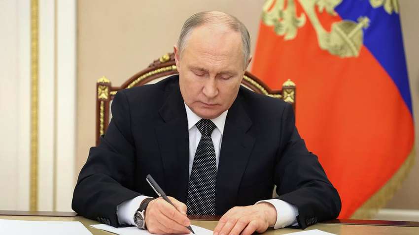 Опозиціонер про події в РФ: Репутація Путіна почала пробивати дно 