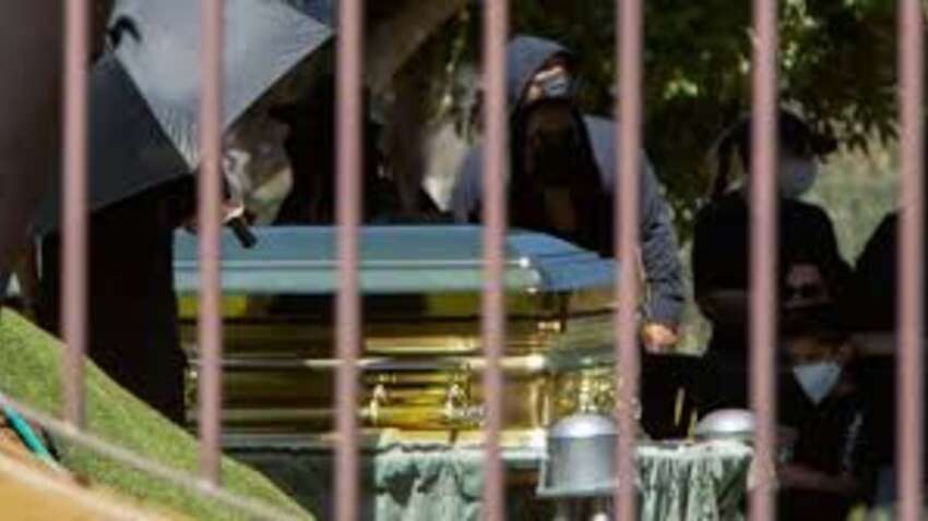 Наркобарон в золотом гробу: как похоронили одного из самых опасных преступников мира Наркобарон в золотом гробу: как похоронили одного из самых опасных преступников мира