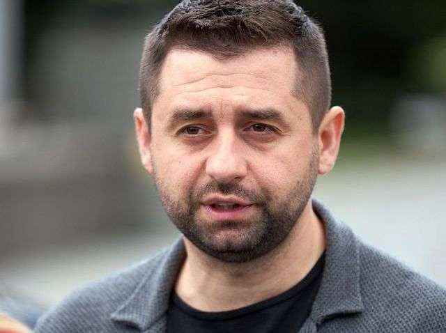 Пугалка от Арахамии: Необходимы показательные суды над коррупционерами