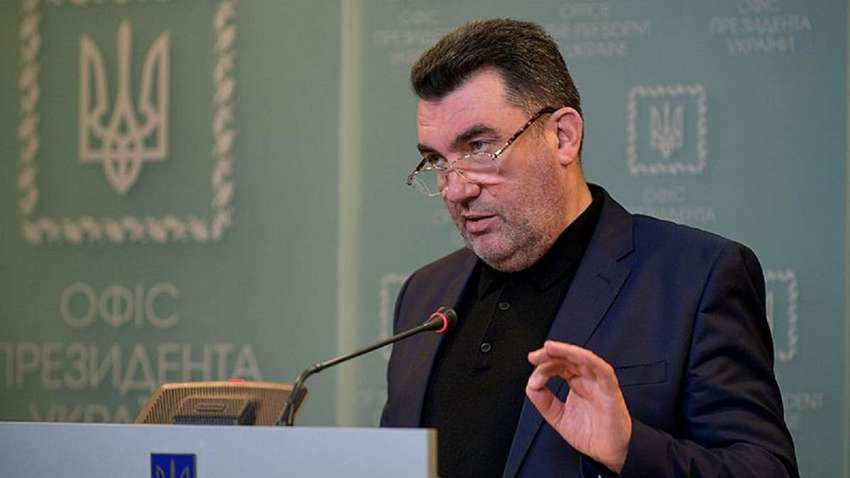 Данилов сообщил, когда будет обнародован "список олигархов"