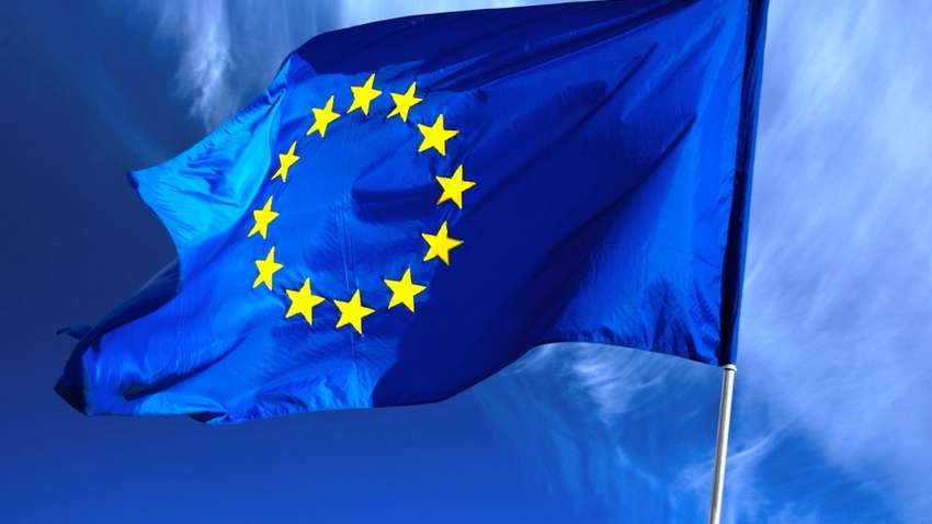 ЕС установил срок действия COVID-сертификатов: как долго можно путешествовать после вакцинации