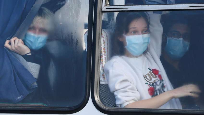 "Як змінити національність?": евакуйовані українці поділися враженнями від "теплого прийому"