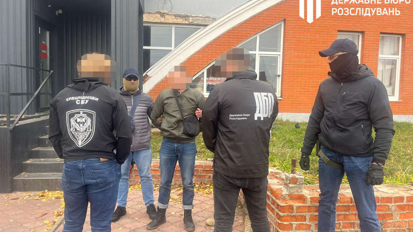 Схема корупції: поліцейського судитимуть за шантаж підприємця