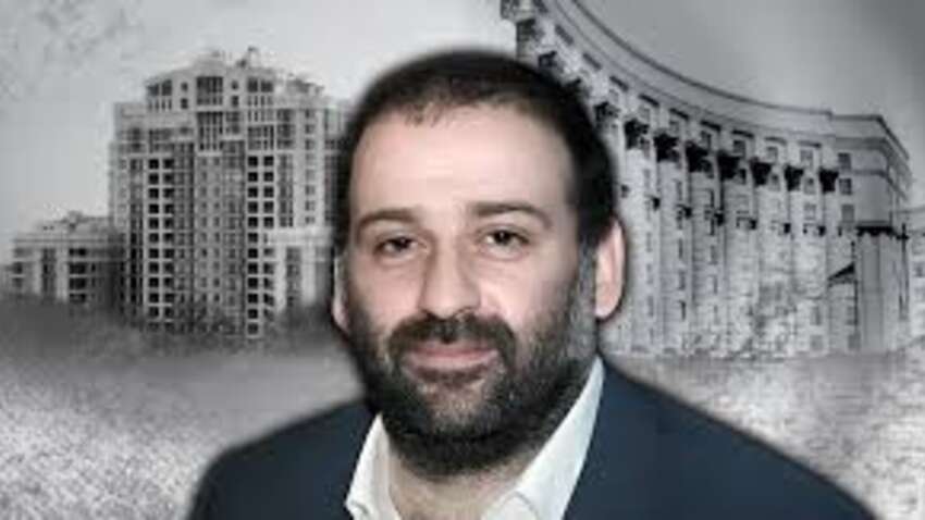 Тимур Міндіч покинув Україну вночі, за лічені години до обшуків у справі про багатомільйонну корупційну схему в енергетиці Тимур Міндіч покинув Україну вночі, за лічені години до обшуків у справі про багатомільйонну корупційну схему в енергетиці