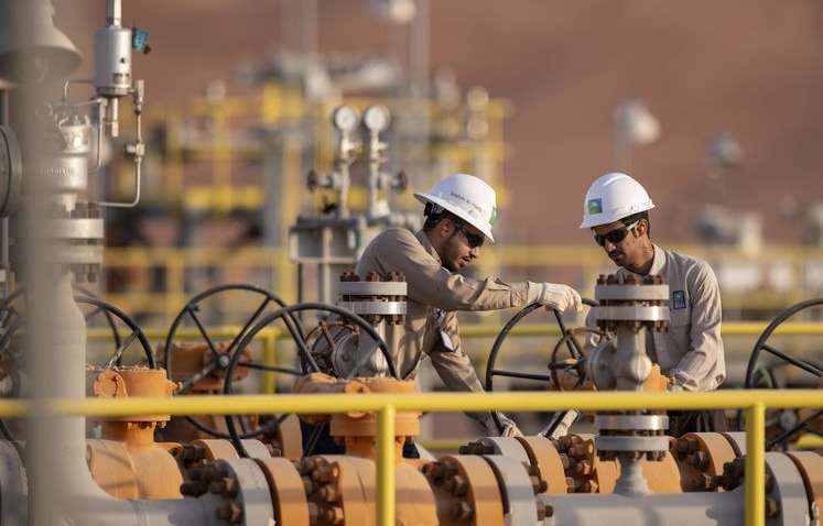 Страна, продающая больше всего нефти, начала покупать топливо в России