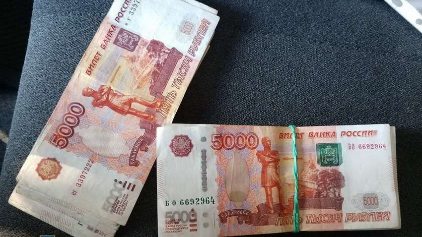 У Донецькій області жінка незаконно видавала паспорти громадян України жителям Росії і терористам