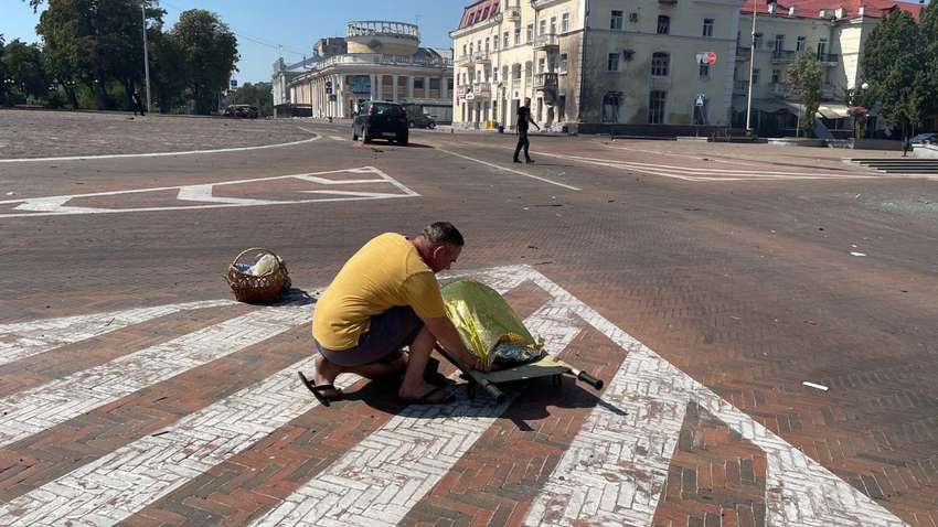 Зеленский отреагировал на ракетный удар по Чернигову: что известно о пострадавших