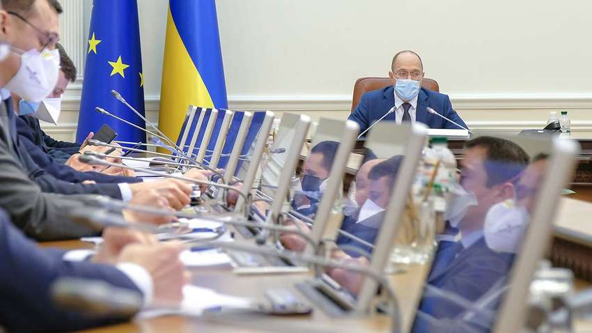 Аваков – "первая ласточка": у Зеленского на осень готовят большую "чистку" Кабмина Аваков – "первая ласточка": у Зеленского на осень готовят большую "чистку" Кабмина