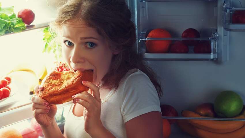 Прийоми їжі після 18 години суттєво шкодять здоров'ю: американські вчені виступили із застереженням