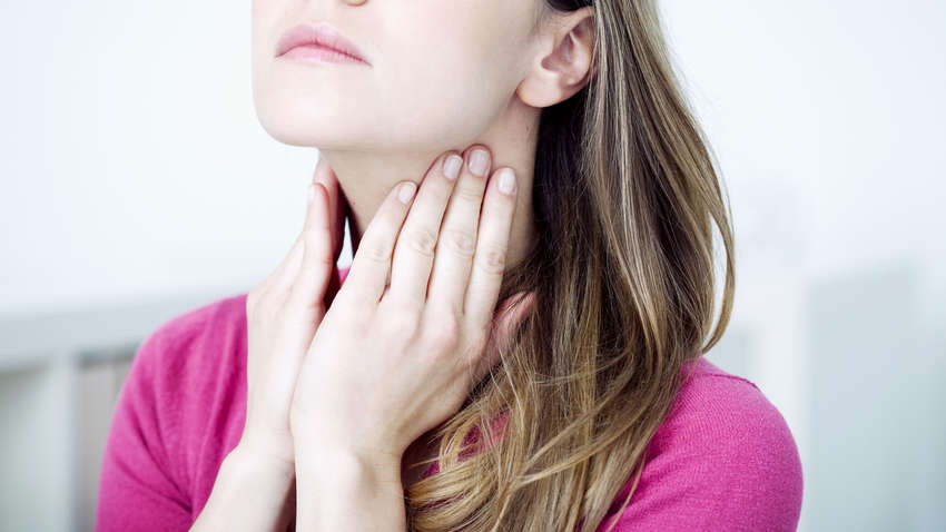 Швидко і ефективно: кращі народні засоби від болю в горлі 