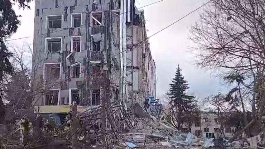 Ужасное видео удара по Изюму: Зеленский раскрыл, куда целились оккупанты (ВИДЕО) Ужасное видео удара по Изюму: Зеленский раскрыл, куда целились оккупанты (ВИДЕО)