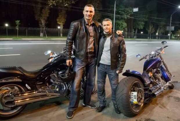 Густєлєв залишається главою "Київавтодору" завдяки дружбі з Кличком і відносин з заступником міністра інфраструктури, – ЗМІ