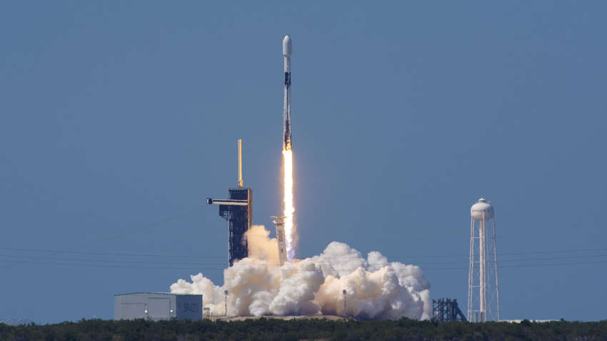 SpaceX запустила на орбиту еще 60 спутников для создания глобального интернета