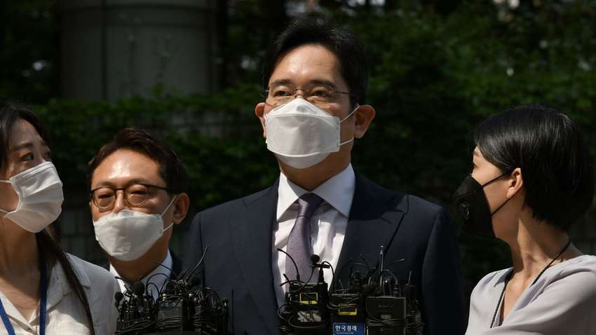 Вице-президенту Samsung удалось избежать ареста