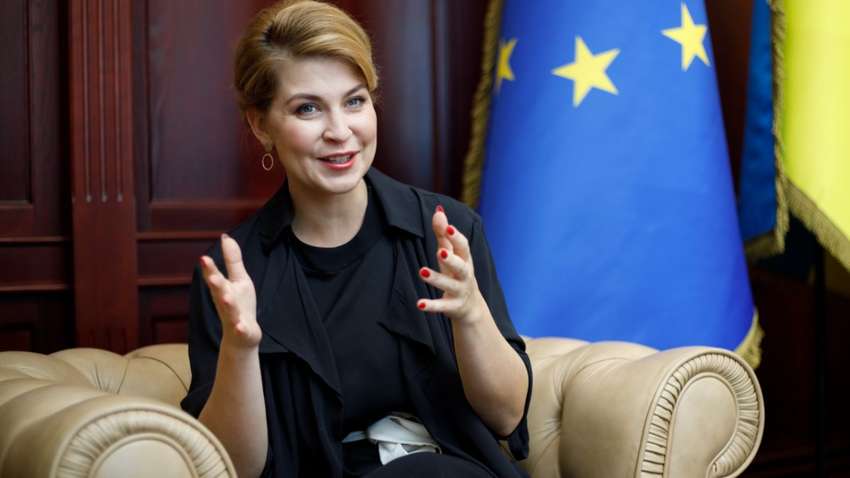 В Кабмине намекнули, что Украине придется вносить изменения в Конституцию