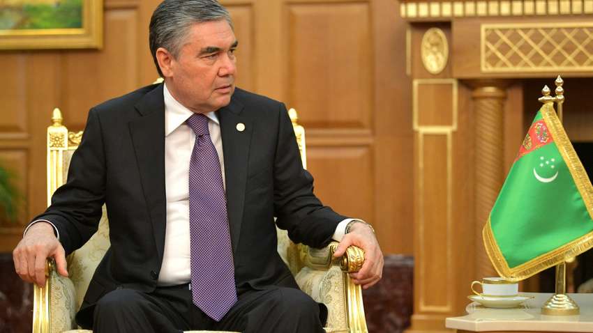 В Туркменистане мужчинам запретили скрывать седину