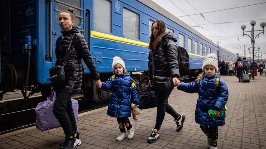 Справедливе відшкодування для мільйонів: українці за кордоном тепер можуть подавати заяви до Реєстру збитків через «Дію» Справедливе відшкодування для мільйонів: українці за кордоном тепер можуть подавати заяви до Реєстру збитків через «Дію»