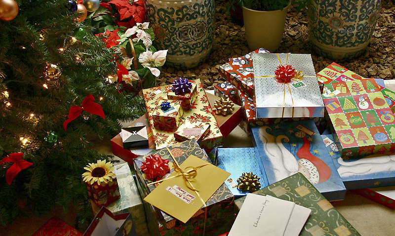 Головне питання грудня: якими подарунками порадувати близьких на Новий рік