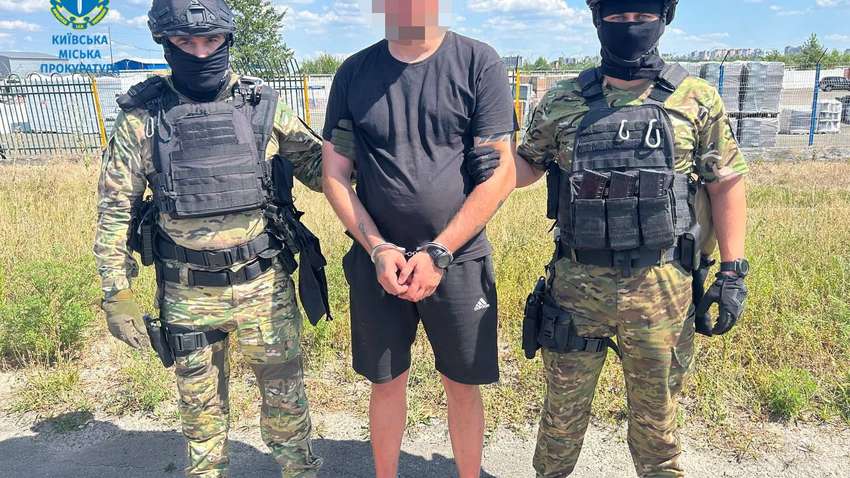 Стало відомо, скільки платять за підпал автівок військових та інші диверсії  Стало відомо, скільки платять за підпал автівок військових та інші диверсії