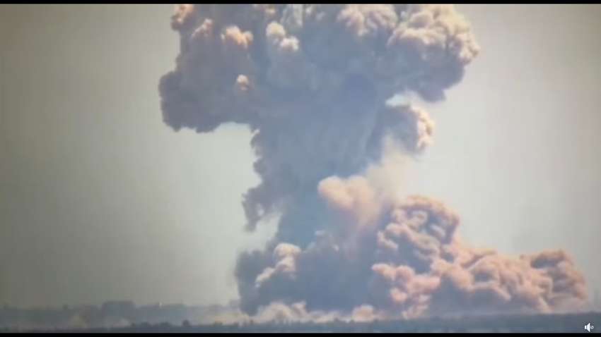 Взрыв невиданных размеров: ВСУ уничтожили склад с боеприпасами РФ на востоке Украины (видео) Взрыв невиданных размеров: ВСУ уничтожили склад с боеприпасами РФ на востоке Украины (видео)