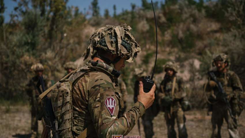Десантники показали прорив оборони у Курській області: росіяни з білим прапором здавалися в полон