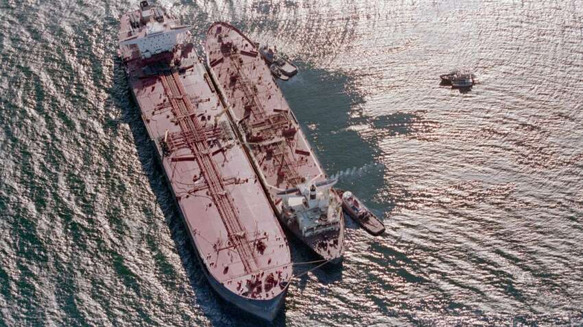 У Трампа заблокировали важное решение для борьбы с российским теневым флотом 