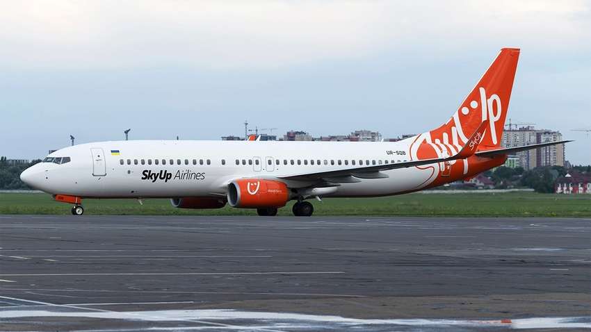 Кровь, маты и выбитые зубы: в самолете «Львов – Киев» произошла массовая драка из‐за задержки рейса 