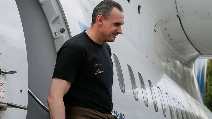 Сенцов прибыл в Латвию с рабочим визитом 