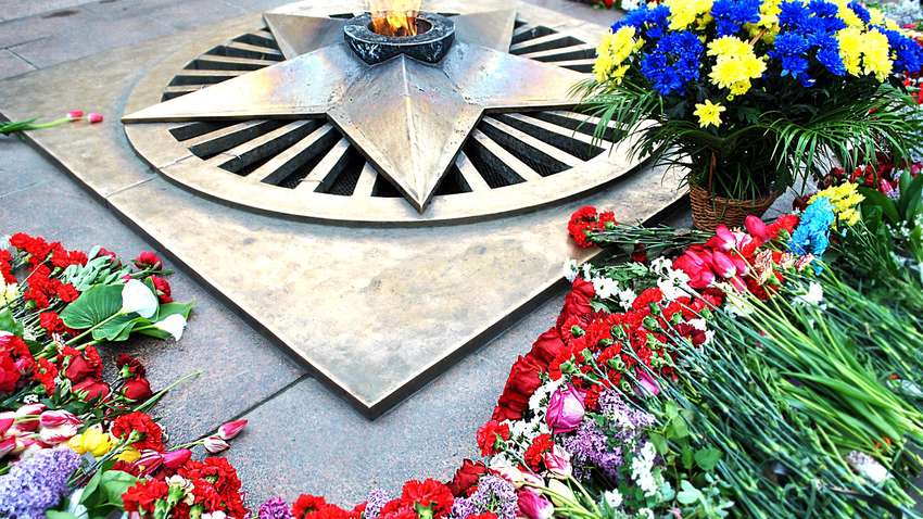 Як змінилося ставлення українців до 9 травня: опитування