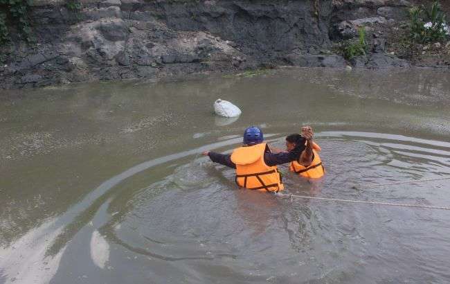 У Непалі автобус впав у річку: є загиблі
