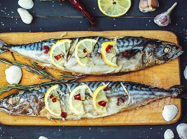 Эту недорогую рыбу следует добавить к осеннему рациону