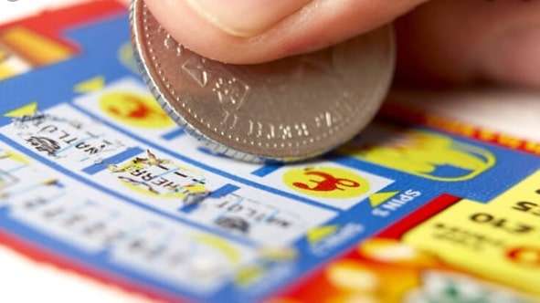 Угостил коллегу чизбургером: как мужчина выиграл джекпот на миллион долларов Угостил коллегу чизбургером: как мужчина выиграл джекпот на миллион долларов