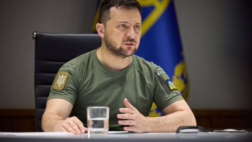 Зеленский стремительно катится в пропасть: политолог предупредил о крайне тревожном сигнале для Украины Зеленский стремительно катится в пропасть: политолог предупредил о крайне тревожном сигнале для Украины