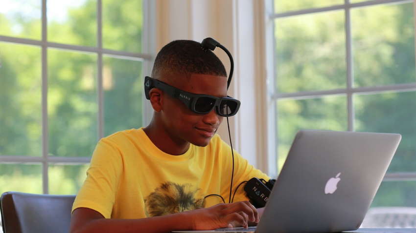 Американская компания Narbis представила очки, которые не позволят отвлечься 