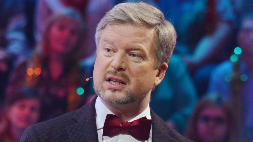 Российский телеведущий экстренно госпитализирован в кардиологию: что произошло