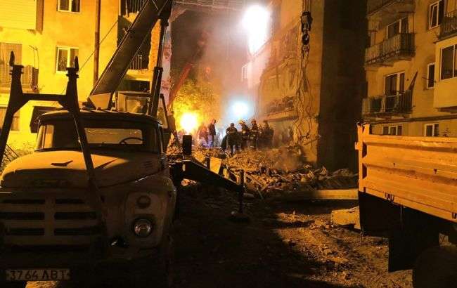 В Дрогобыче под завалами рухнувшего подъезда достали тело третьего погибшего