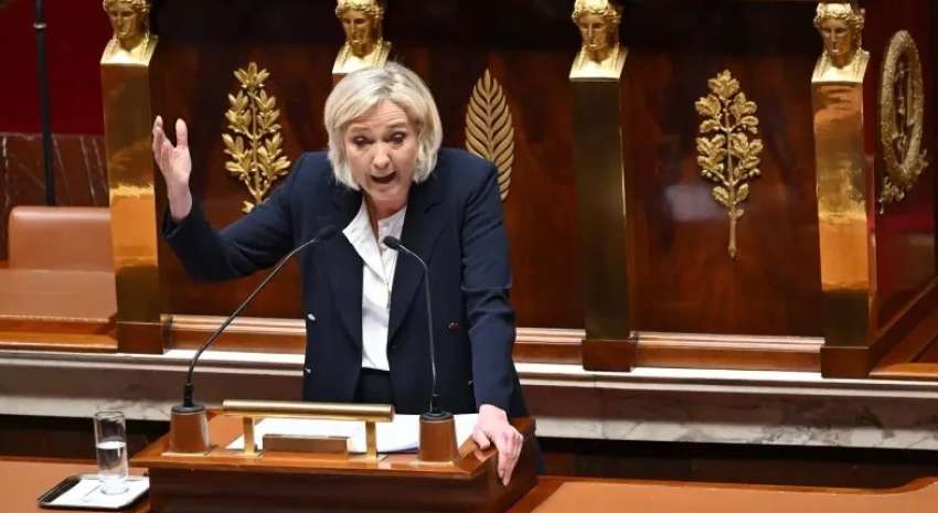 Франция продолжает удивлять: Марин Ле Пен шокировала антипутинскими заявлениями Франция продолжает удивлять: Марин Ле Пен шокировала антипутинскими заявлениями