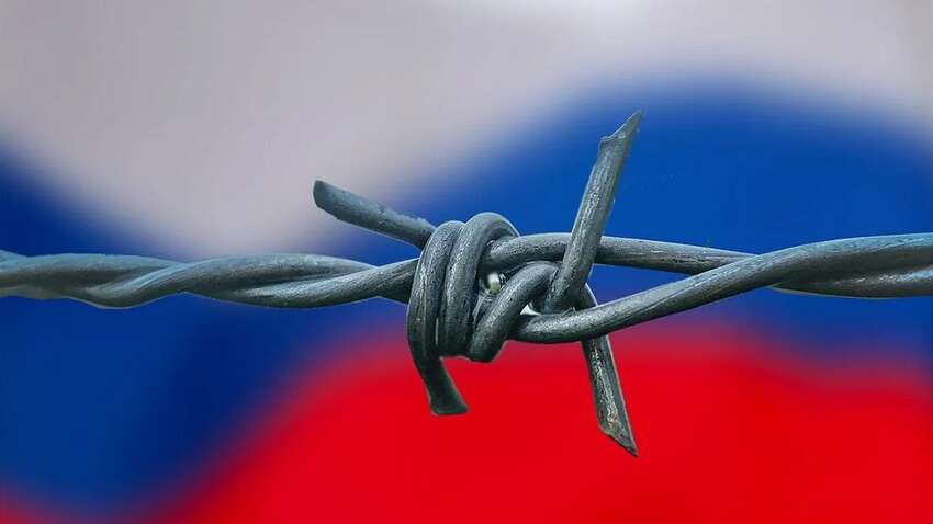 Россиянам придется жить без интернета запасаться наличными: шокирующая причина Россиянам придется жить без интернета запасаться наличными: шокирующая причина