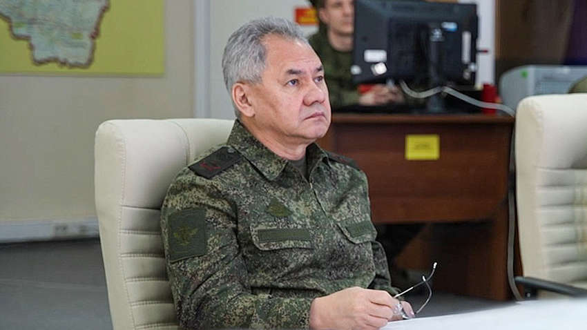 Шойгу показали впервые после бунта Пригожина Шойгу показали впервые после бунта Пригожина