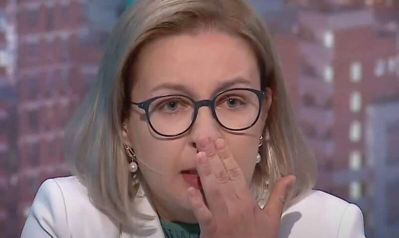 Скандал між Маляр та Совсун: у деклараціях депутатки не виявилося чоловіка-військового Скандал між Маляр та Совсун: у деклараціях депутатки не виявилося чоловіка-військового