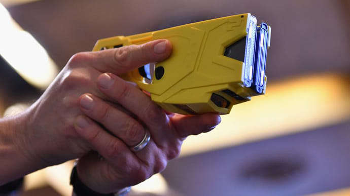 В "Слузі народу" про причини провалу в Раді закону про електрошокер