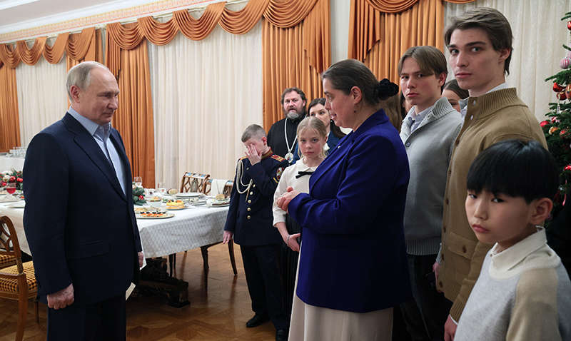 Як Кремль відбирав сім'ї загиблих окупантів на різдвяну зустріч із Путіним: деталі ISW Як Кремль відбирав сім'ї загиблих окупантів на різдвяну зустріч із Путіним: деталі ISW