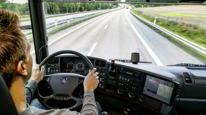 Украинцам без высшего образования предлагают до 100 000 грн: почему работодатели идут на отчаянные шаги Украинцам без высшего образования предлагают до 100 000 грн: почему работодатели идут на отчаянные шаги